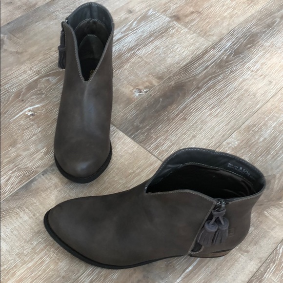 Dirty Laundry Brown Boot - Picture 2 of 3